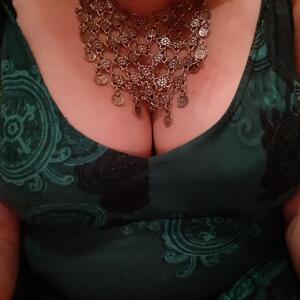 Selene_curvy_french_girl MYM